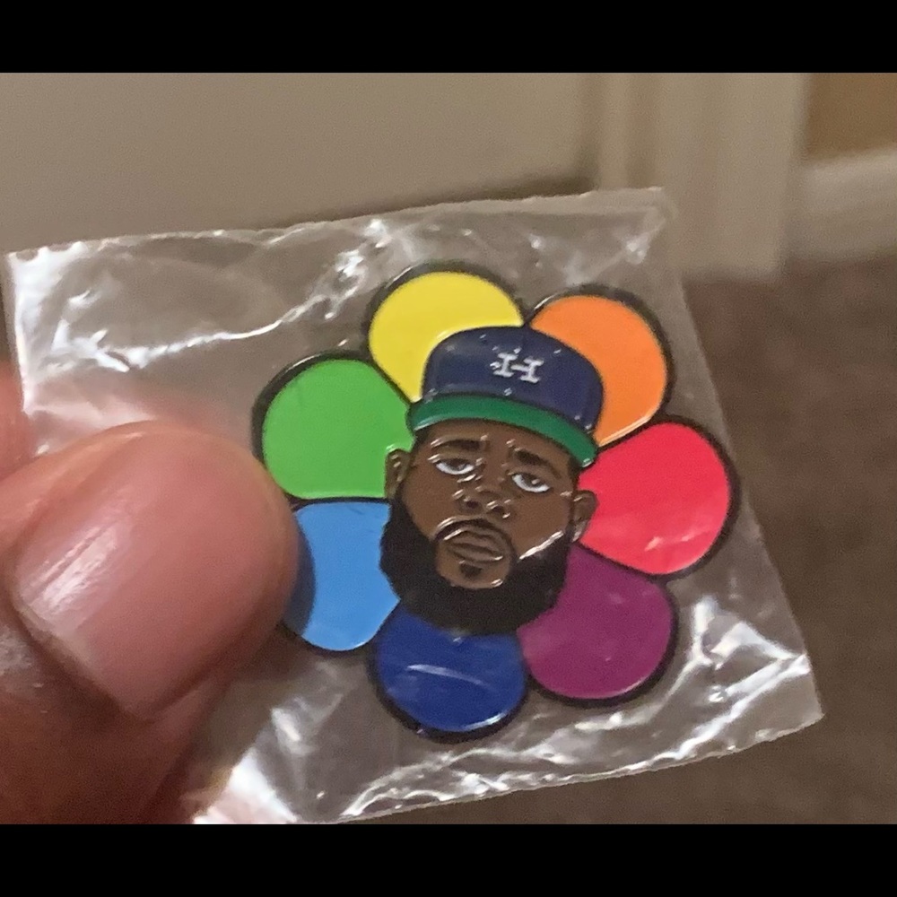Hat club pin